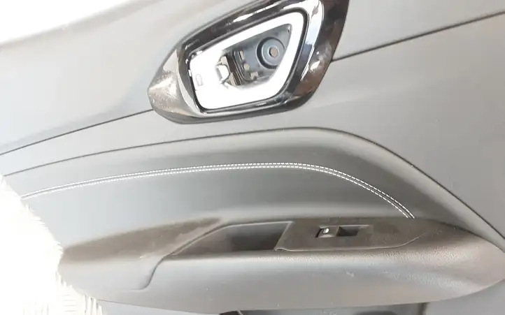 Jeep Compass (2017 - ) 07357608300 Обшивка задней двери — фото 2