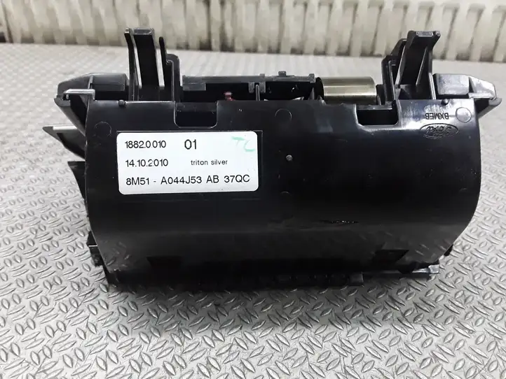 Ford Focus (2011 - 2015) 8M51A044J53 Передняя пепельница — фото 3