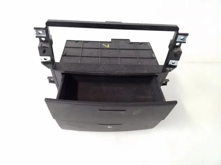 Kia Sorento (2002 - 2006)  845703E000 Передняя пепельница