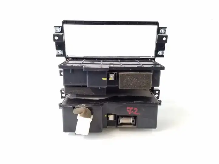 Kia Sorento (2002 - 2006)  845703E000 Передняя пепельница