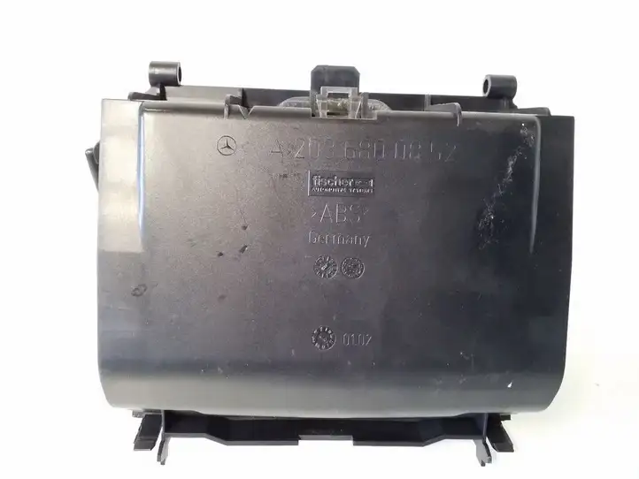 Mercedes-Benz C W203 (2000 - 2007)  A2036800852 Передняя пепельница