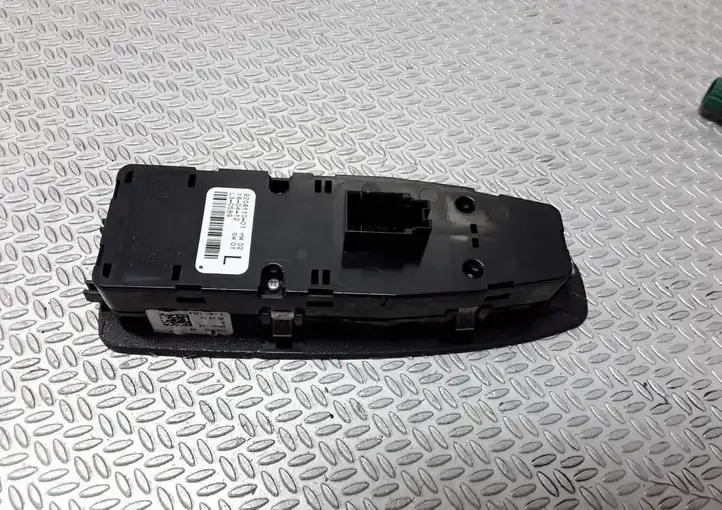 BMW 3 F30 F35 F31 (2012 - 2018) 920811001 Блок кнопок стеклоподъемников — фото 3