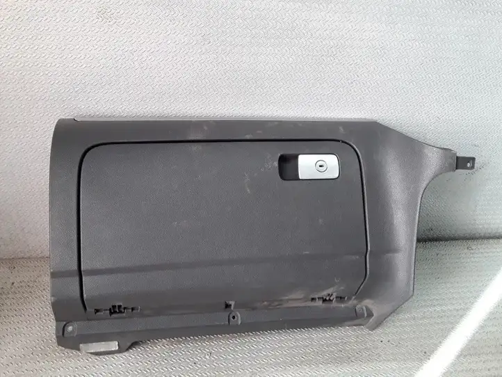 Volkswagen Golf V (2003 - 2009)  1K2857290 Комплект ящика для вещей (бардачка)