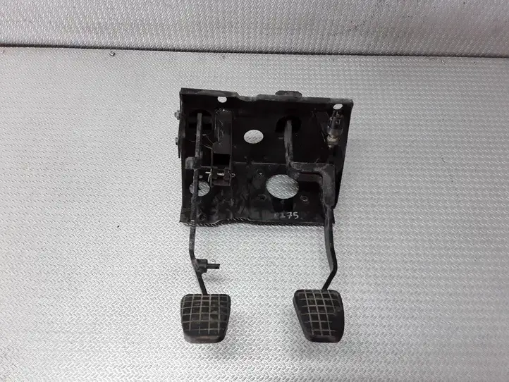 Tata Safari (1999 - 2006)   Педаль