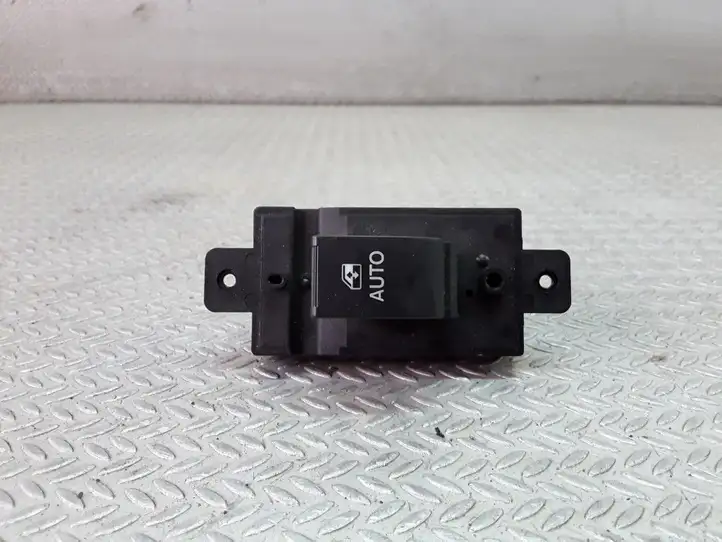 Opel Antara (2006 - 2011) 202007457 Блок кнопок стеклоподъемников — фото 1