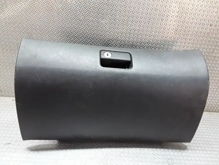 Toyota Avensis T250 (2003 - 2006) 555505070 Крышка бардачка — фото 1