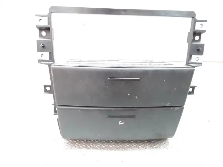 Kia Sorento (2002 - 2006)  845703E000PH Передняя пепельница