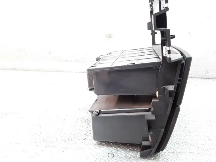 Kia Sorento (2002 - 2006)  845703E000PH Передняя пепельница