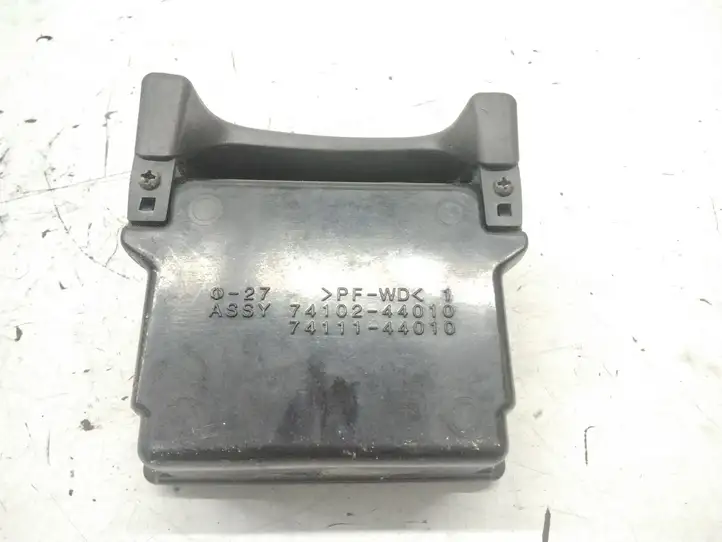 Toyota RAV 4 (XA20) (2000 - 2005) 7410244010 Передняя пепельница — фото 3