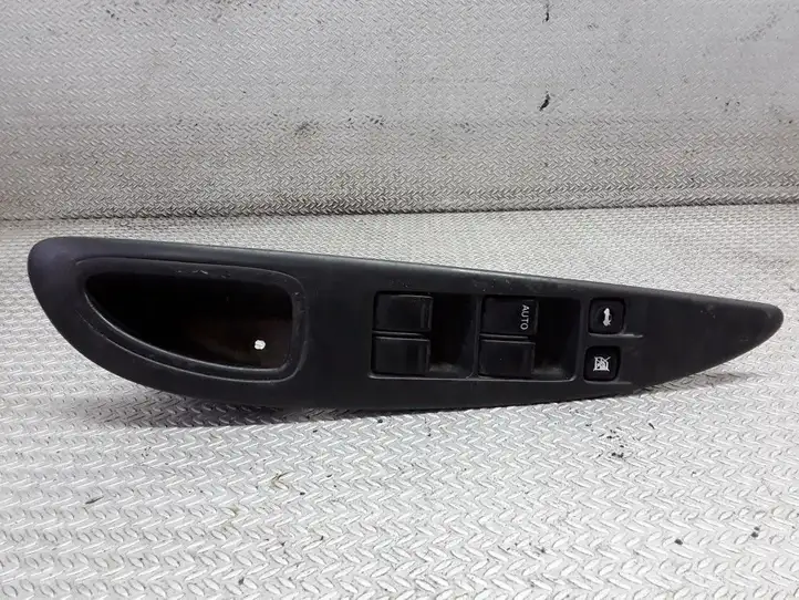 Nissan Primera (2001 - 2008) 25401AV640 Блок кнопок стеклоподъемников — фото 1
