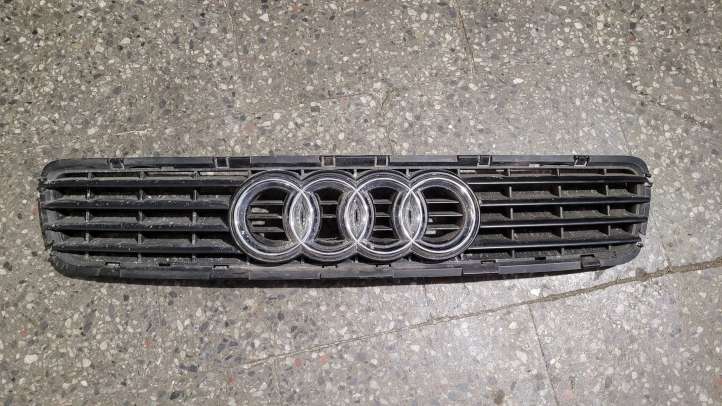 8D0853651R Audi A4 S4 B5 8D Grotelės priekinės