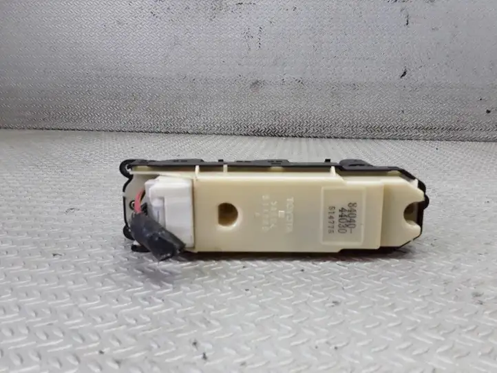 Toyota Avensis Verso (2001 - 2004) 8404044030 Блок кнопок стеклоподъемников — фото 2
