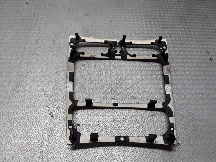 Mercedes-Benz C W203 (2000 - 2007)  A2036804639 Отделка радио/ навигации