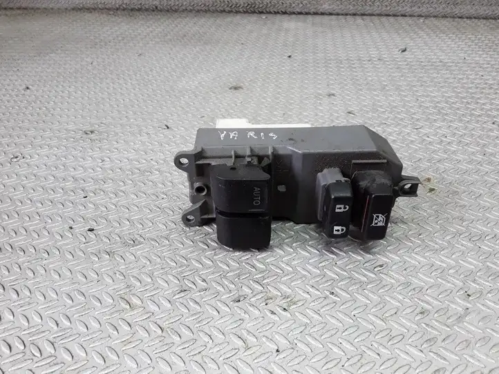 Toyota Yaris (2009 - 2012) Блок кнопок стеклоподъемников — фото 1
