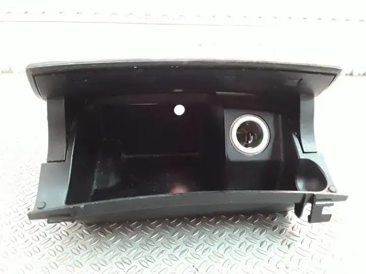 Mercedes-Benz E W211 (2002 - 2009) A2118101330 Передняя пепельница — фото 2