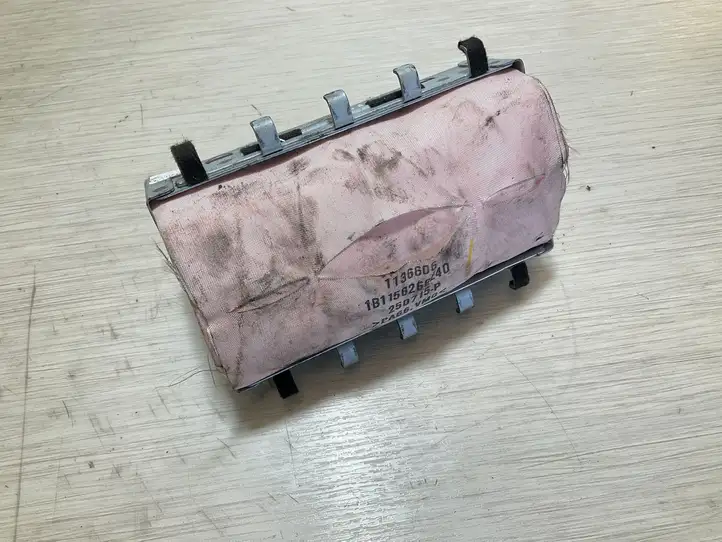Toyota Yaris (2005 - 2009) 1136606 Подушка безопасности пассажира — фото 2