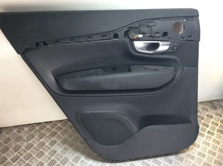 Volvo XC90 (2014 - 2019) 31393115 Обшивка задней двери — фото 1