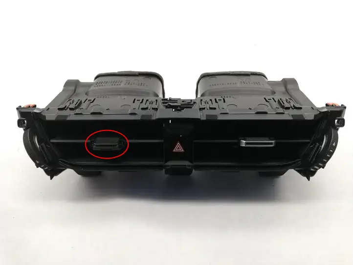 Toyota Corolla E210 E21 (2018 - ) 5567002830 Воздушная решетка панели — фото 1