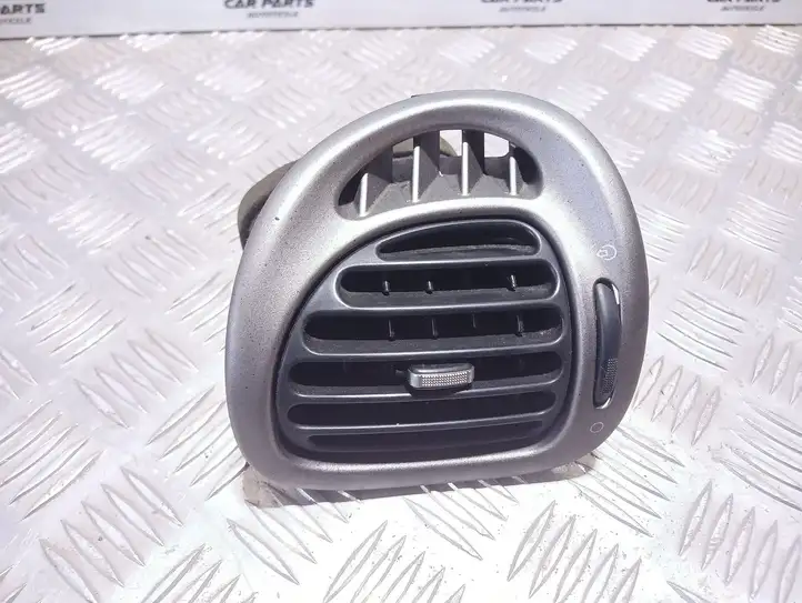 Citroen Xsara Picasso (1999 - 2012) Боковой воздушный дефлектор — фото 1