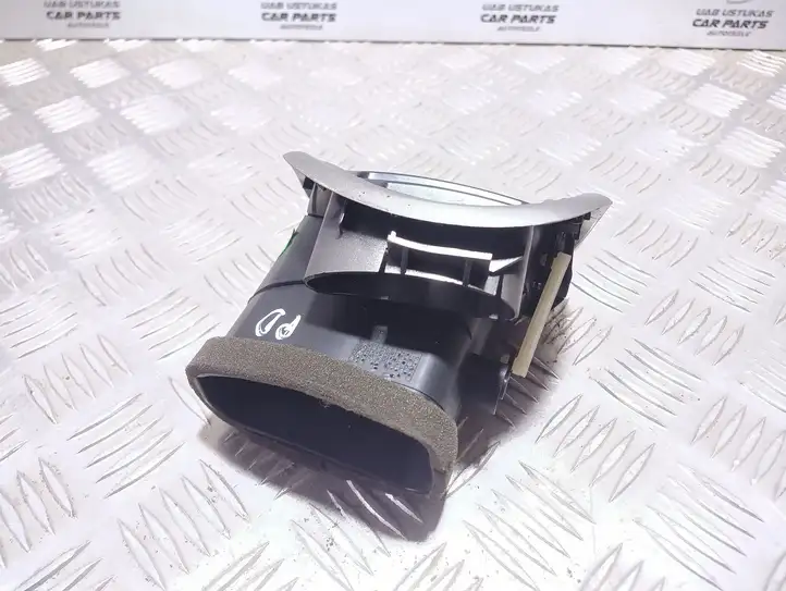 Citroen Xsara Picasso (1999 - 2012) 9631280077 Боковой воздушный дефлектор — фото 2