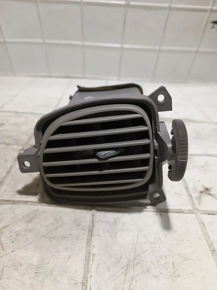 Nissan (2000 - 2006) 68760BU200 Боковой воздушный дефлектор — фото 1