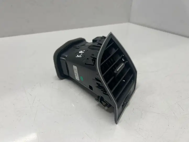 Skoda Fabia Mk3 (NJ) (2015 - 2021) 6V0819701C Боковой воздушный дефлектор — фото 3