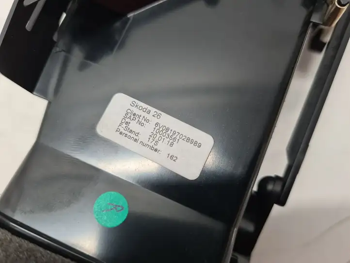 Skoda Fabia Mk3 (NJ) (2015 - 2021) 6V0819702 Боковой воздушный дефлектор — фото 4