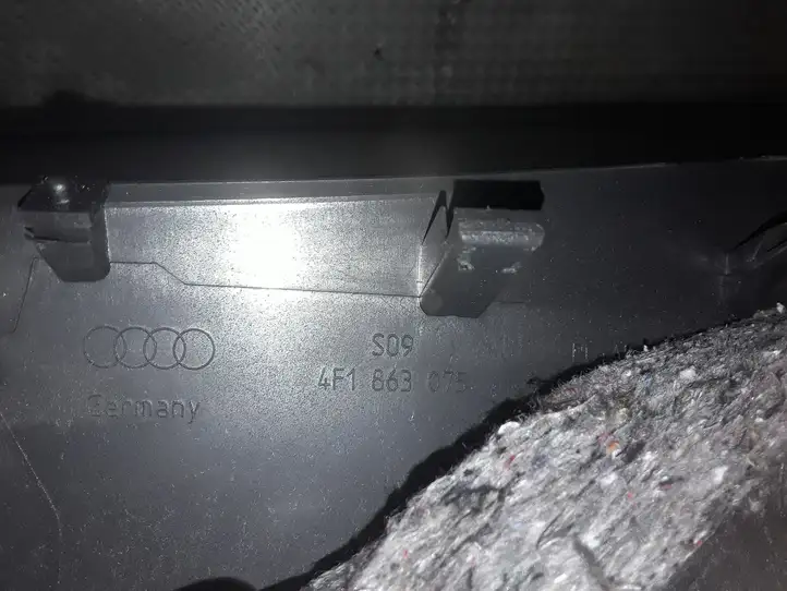 Audi A6 S6 C6 4F (2004 - 2008) 4F1863075 Нижняя отделка панели приборов — фото 3