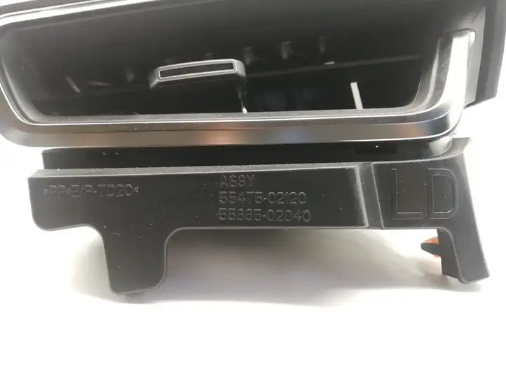 Toyota Corolla E210 E21 (2018 - ) 5547502120 Воздушная решетка панели — фото 4