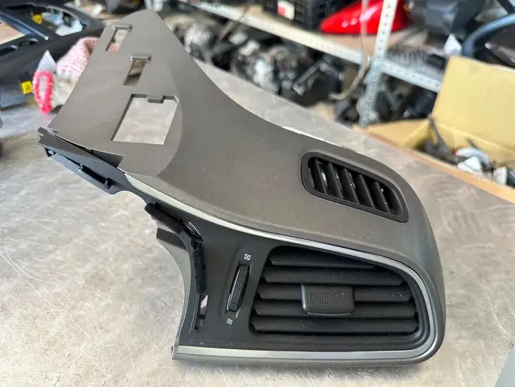 Renault Kadjar (2015 - 2018) Боковой воздушный дефлектор — фото 1