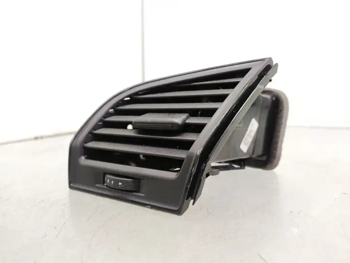 Skoda Fabia Mk3 (NJ) (2015 - 2021) 6V0819701B Боковой воздушный дефлектор — фото 1