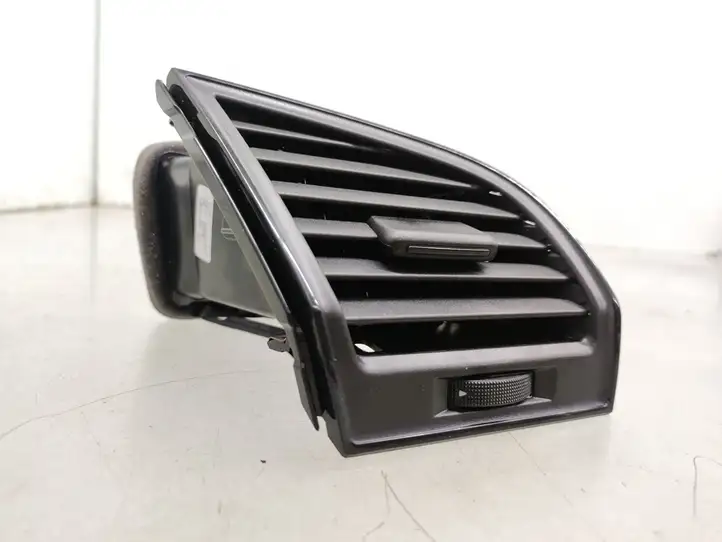Skoda Fabia Mk3 (NJ) (2015 - 2021) 6V0819702B Боковой воздушный дефлектор — фото 1