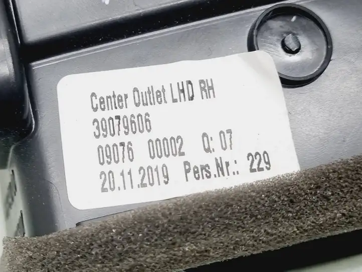 Opel Astra K (2015 - 2020) 39079606 Боковой воздушный дефлектор — фото 3