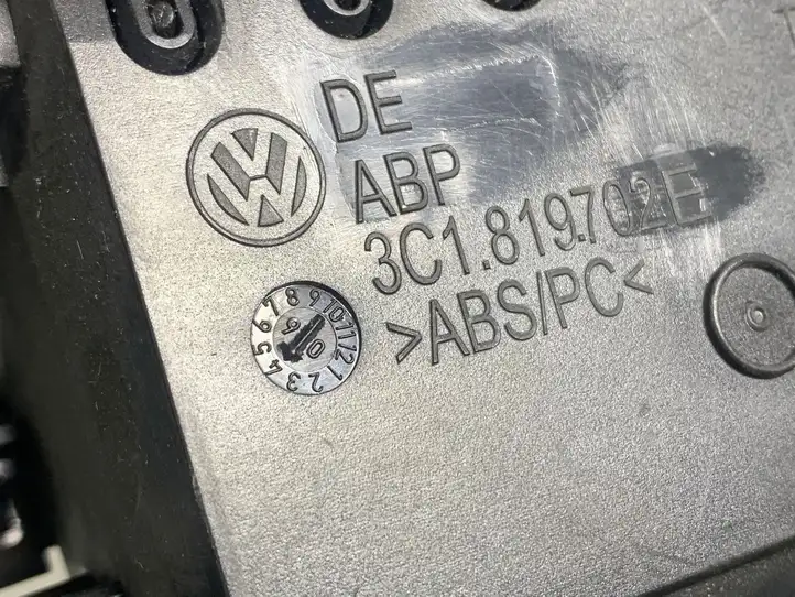 Volkswagen PASSAT B6 (2005 - 2010) 3C1819702E Боковой воздушный дефлектор — фото 3