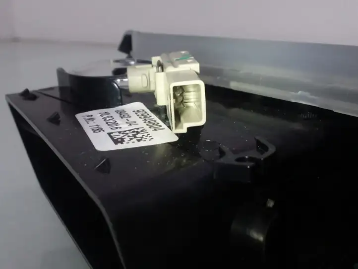 BMW 7 G11 G12 (2015 - 2022)  9299498 Боковая воздушный дефлектор