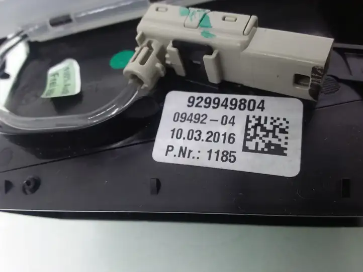 BMW 7 G11 G12 (2015 - 2022)  9299498 Боковая воздушный дефлектор