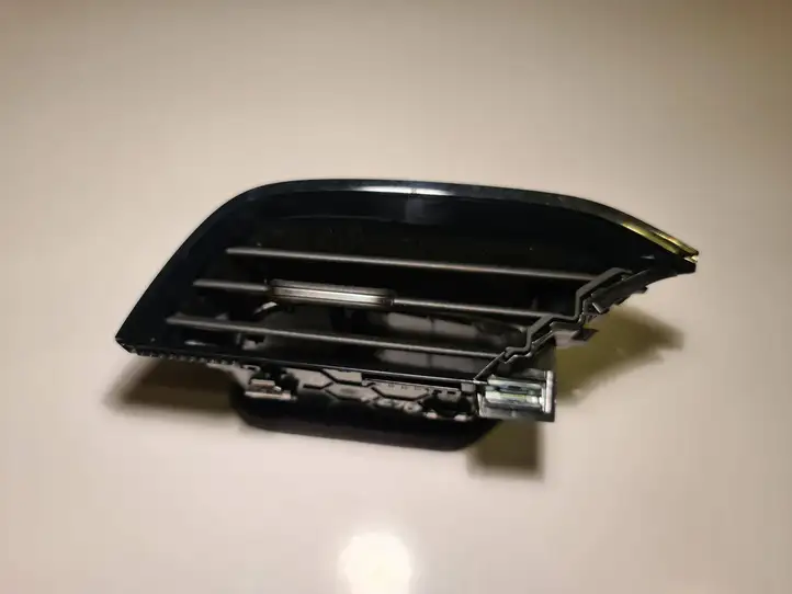 Opel Corsa F (2019 - ) 98296386XU Боковой воздушный дефлектор — фото 3