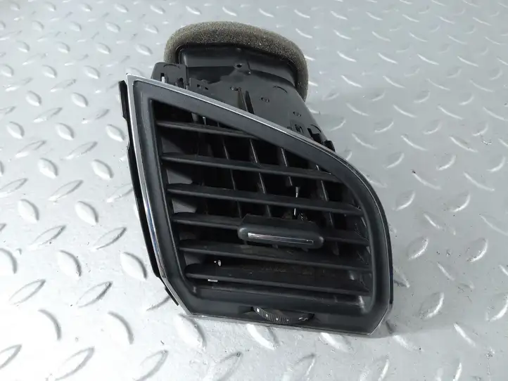 Skoda Fabia Mk3 (NJ) (2015 - 2021) 6V0819702A Боковой воздушный дефлектор — фото 5