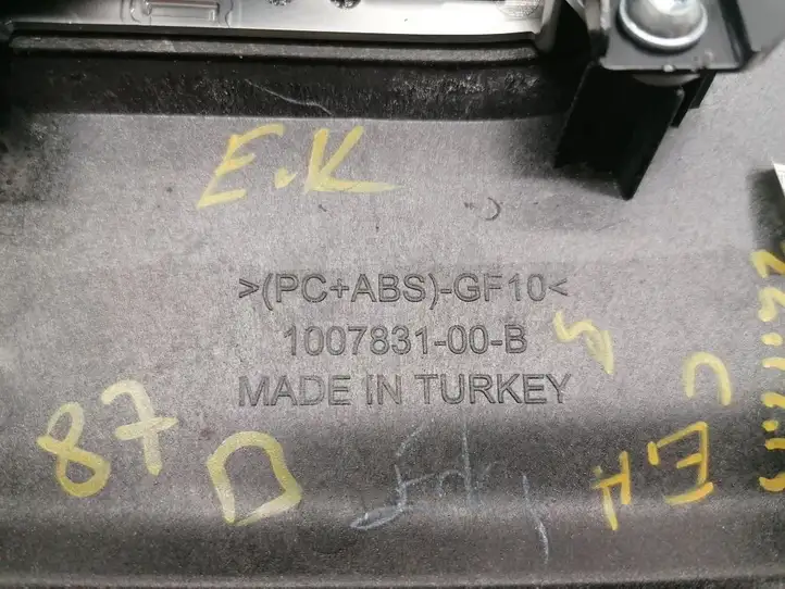 Tesla Model S (2016 - 2021) 1007834-00-C Боковой воздушный дефлектор — фото 5