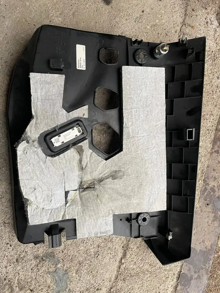 BMW 1 F20 F21 (2011 - 2019) 17806410 Боковая отделка панели приборов — фото 2