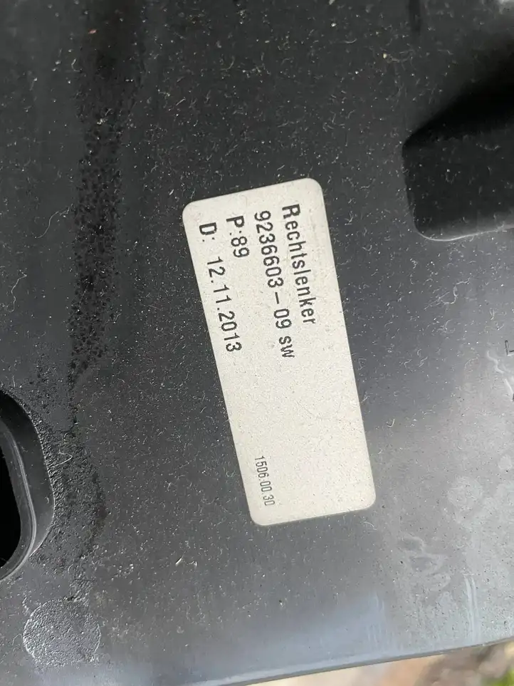 BMW 1 F20 F21 (2011 - 2019) 17806410 Боковая отделка панели приборов — фото 3