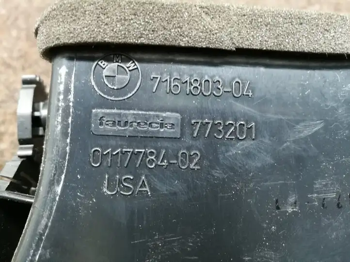 BMW X5 E70 (2006 - 2013)  716180304 Воздушная решётка окна