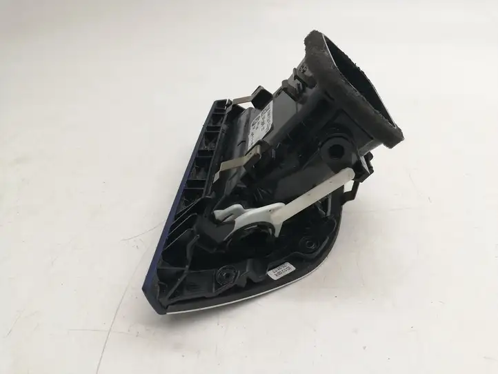 BMW 1 F20 F21 (2011 - 2019) 920535607 Воздушная решетка панели — фото 4