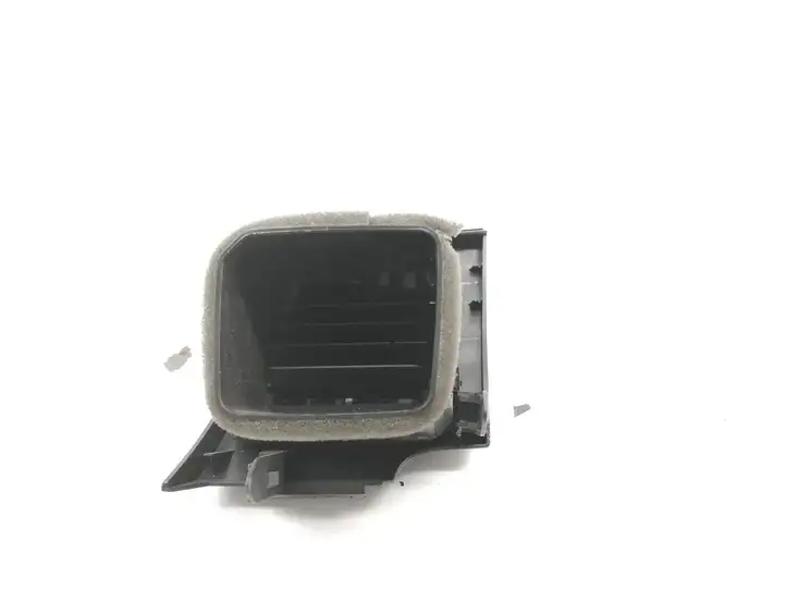 Toyota Prius (XW30) (2009 - 2015) 5566047040 Воздушная решетка панели — фото 4