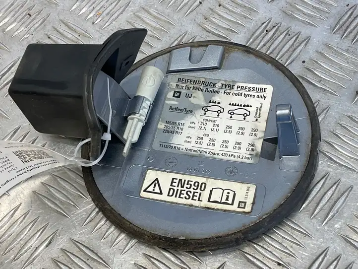 Opel Astra H (2004 - 2009) 13111597 Крышка топливного бака — фото 2