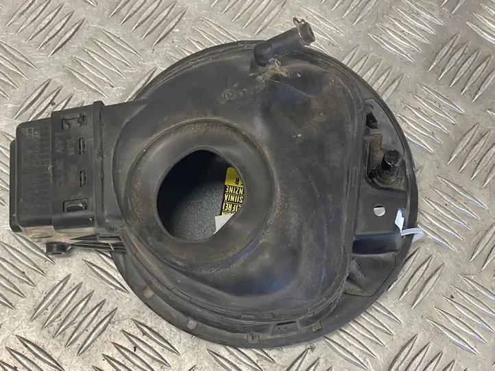 Honda Insight (2009 - 2011) 74481TM8A0 Крышка топливного бака — фото 2