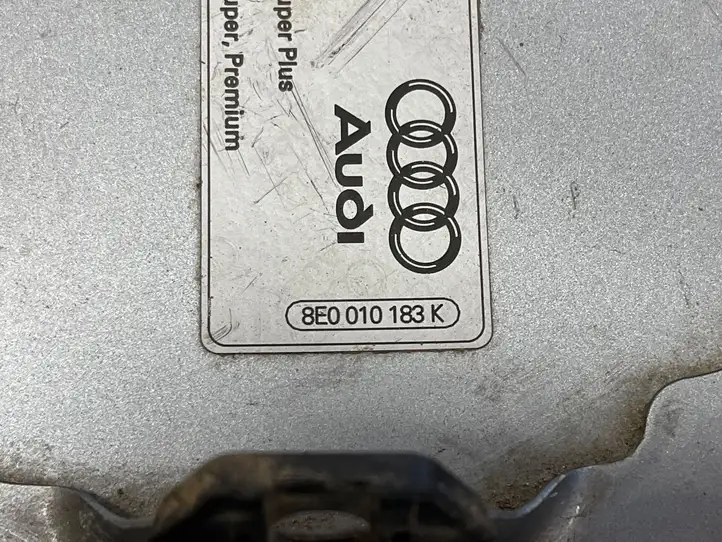 Audi A4 S4 B8 8K (2007 - 2011) 8E0010183K Крышка топливного бака — фото 3