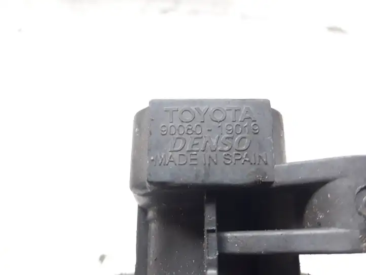 Toyota Avensis T220 (2000 - 2003) 9008019019 Катушка зажигания — фото 2