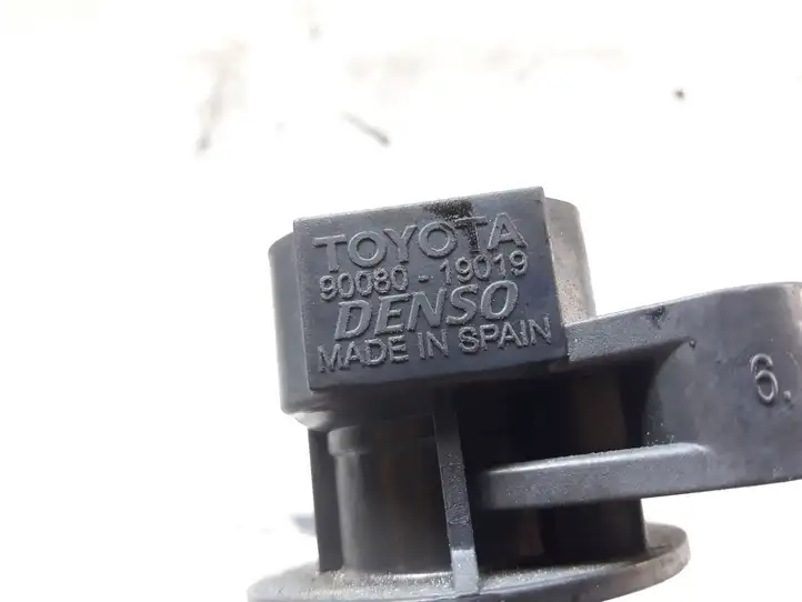 Toyota Corolla Verso E121 (2004 - 2007) 9008019019 Катушка зажигания — фото 2