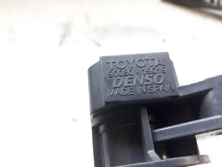 Toyota Corolla Verso E121 (2004 - 2007) 9008019019 Катушка зажигания — фото 2